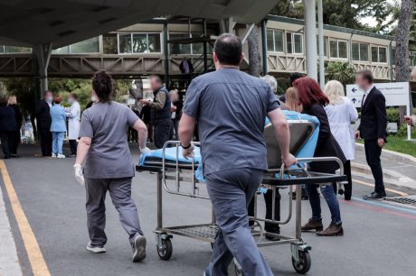 «Περνάω την πόρτα των επειγόντων 16.19, ενώ το βραχιολάκι εξεδόθη 16.03»: Ανάρτηση ασθενούς για ΤΕΠ