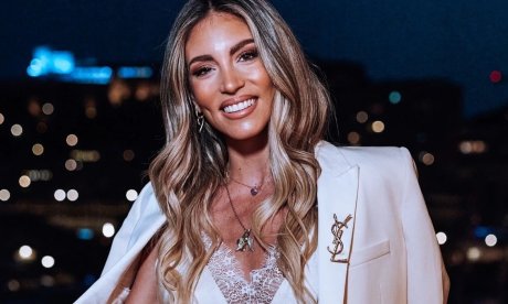Αθηνά Οικονομάκου: Η τρυφερή και σπάνια φωτογραφία με τον αδερφό της και την καλλονή σύντροφό του