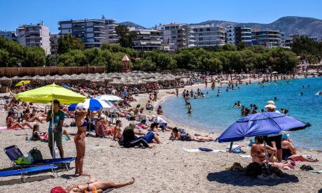 Από το SUP και τις ρακέτες, μέχρι τα ηχεία και τις φωτιές: Τι επιτρέπεται, τι κοστίζει ακριβά