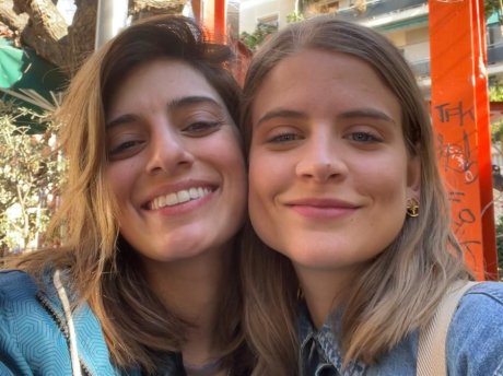 Η Δανάη Μιχαλάκη με τη νονά της κόρης της, Έλλης: Η Χριστίνα Χειλά Φαμέλη είναι πια οικογένεια