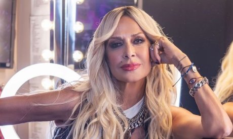 Άννα Βίσση: Πάντα ένα βήμα μπροστά με το πιο κλασσικό καλοκαιρινό αξεσουάρ!