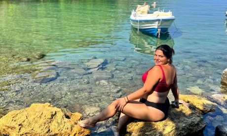 Δανάη Μπάρκα: Με κομψό μπικίνι και τον Φάνη Μπότση σε ένα ειδυλλιακό καλοκαιρινό σκηνικό
