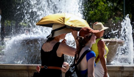 Καιρός: Απομακρύνεται το ενδεχόμενο καύσωνα - Τι δείχνουν τα ensembles των ECMWF και GEFS