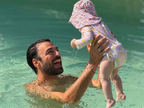 Η συμβολική κίνηση του Ανδρέα Γεωργίου, στα πρώτα γενέθλια της κόρης του Μιράντας Βασιλικής