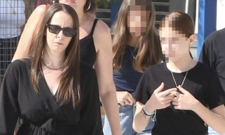 Δημήτρης Κόκοτας: Συντετριμμένες οι γυναίκες της ζωής του – Τραγικές φιγούρες η σύζυγος & η κόρη του