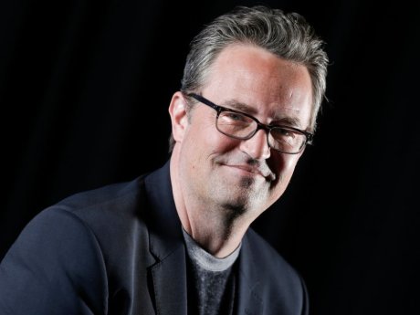 Ποιος ήταν πραγματικά ο Chandler; Το Netflix μάς συστήνει τον Matthew Perry πίσω από τα «Friends»