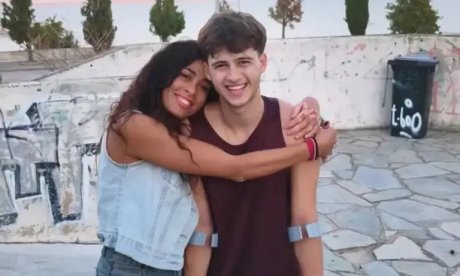 Σταύρος Φλώρος: Οι συμπαίκτες του δίπλα του – Μαζί του στη σχολή του στην Καβάλα για να δώσει μάθημα