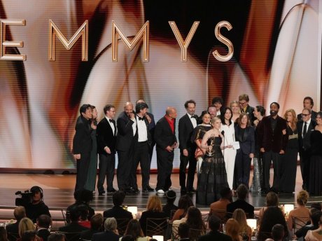 Βραβεία Emmy 2026: Το Widow’s Bay σάρωσε με 14 βραβεία –Από 7 νίκες για «The Pitt» & «DTF St. Louis»