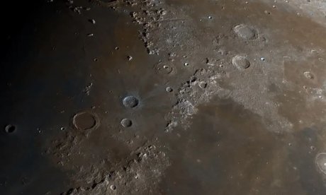 Ένας 15χρονος Έλληνας φωτογράφος διακρίθηκε σε διεθνή βραβεία για μία σπάνια λήψη της Σελήνης