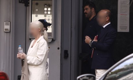 Ανατροπή στην υπόθεση Μαζωνάκη–Αποχωρούν από την υπεράσπιση της γιατρού οι δικηγόροι του συζύγου της