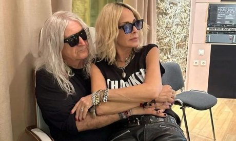 Νίκος Καρβέλας: Τα ασφαλιστικά μέτρα και η απαγόρευση των τραγουδιών