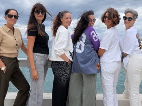 Δούνια, Τουτουντζή, Αδάμ, Τσιλίδου, Ντέλου & Ευρυπίδη δείχνουν τι θα πει γυναικεία φιλία