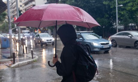 Καιρός: Αναβαθμίστηκε σε κόκκινο το έκτακτο δελτίο της ΕΜΥ - Ποιες είναι οι επικίνδυνες περιοχές