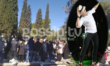 Μαζωνάκης-Αποκλειστικές εικόνες: Το αδιαχώρητο στον τάφο του -Τα τραγούδια στη διαπασών & τα δάκρυα