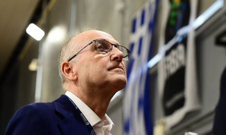 Ο Λιόλιος και το στήσιμο ακόμη και μαθητικών αγώνων: Το σχολείο στον Ψαθόπυργο και η εντολή «σκόνη»