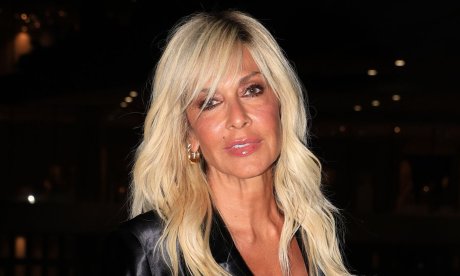Άννα Βίσση: Η φωτό με την αδερφή της στο Μαρόκο και ο άνδρας που πόζαραν αγκαλιά στην πισίνα